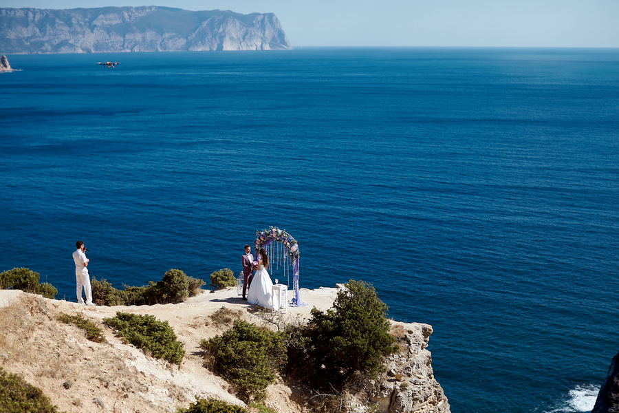 Свадьба на берегу моря. Крым